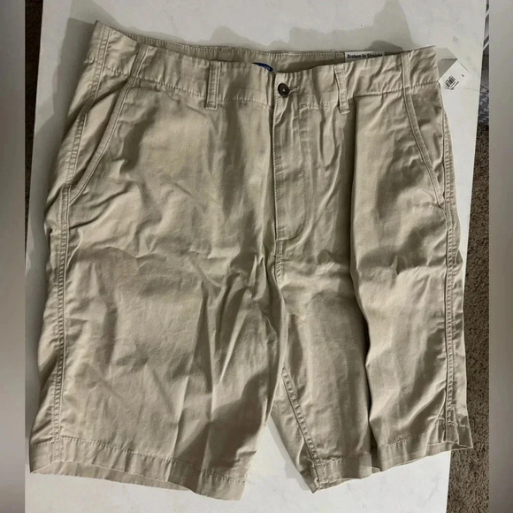 Old Navy Broken In Straight Khaki Shorts 10" Inseam at Knee Mens Size 38 - Picture 1 of 7